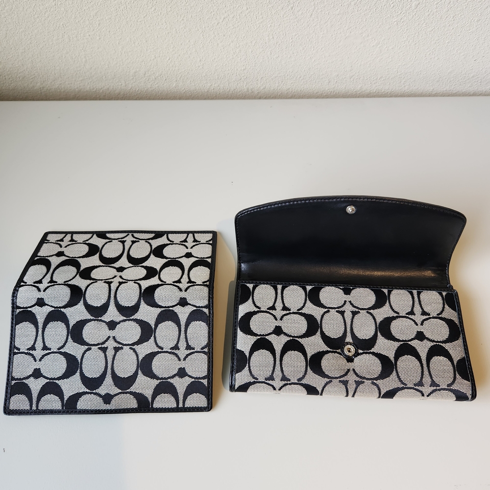 Coach Black and Cream Signature Wallet - Picture 9 of 9